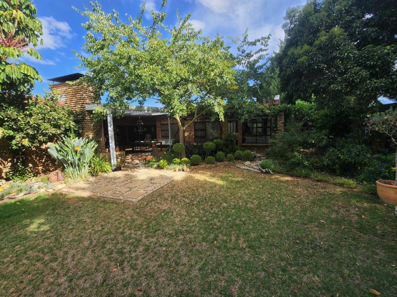 4 Bedroom Property for Sale in Panorama Western Cape
